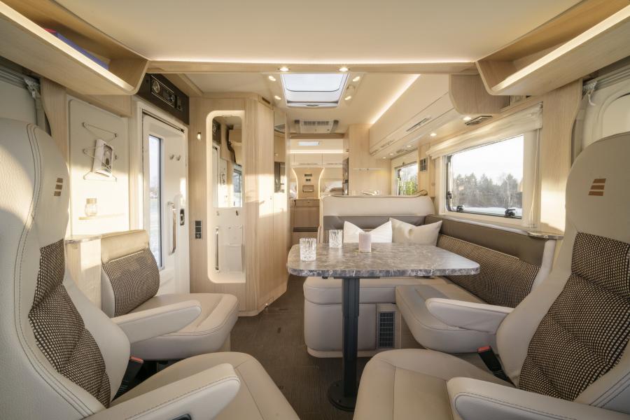 Интерьер Hymermobil B-SL 704 2017 года  (фото 18 из 25)